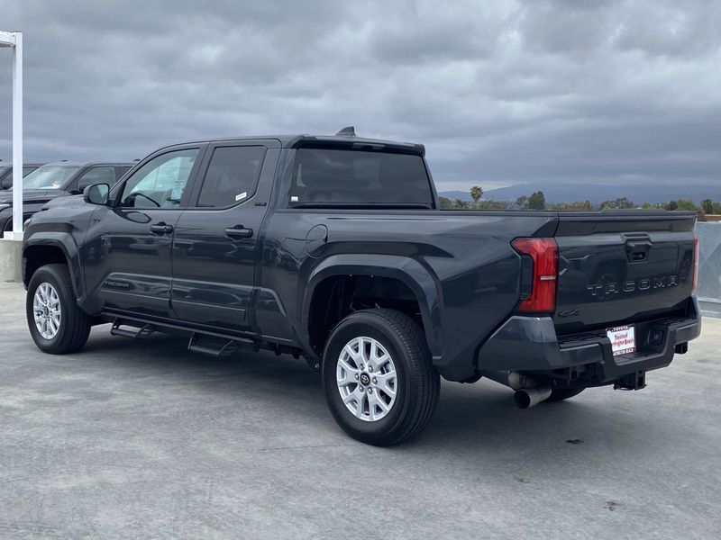 2025 Toyota Tacoma SR5Image 6