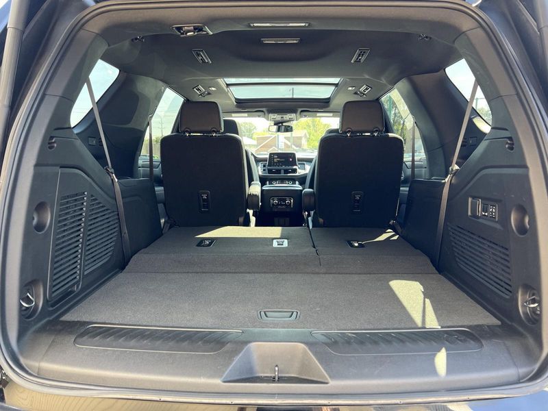 2023 Gmc Yukon SLT photo 46