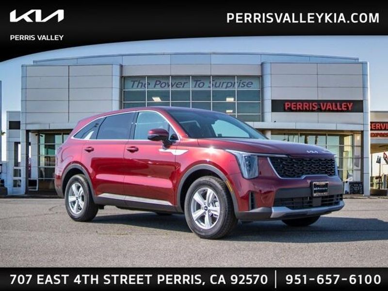 2025 Kia Sorento LXImage 1
