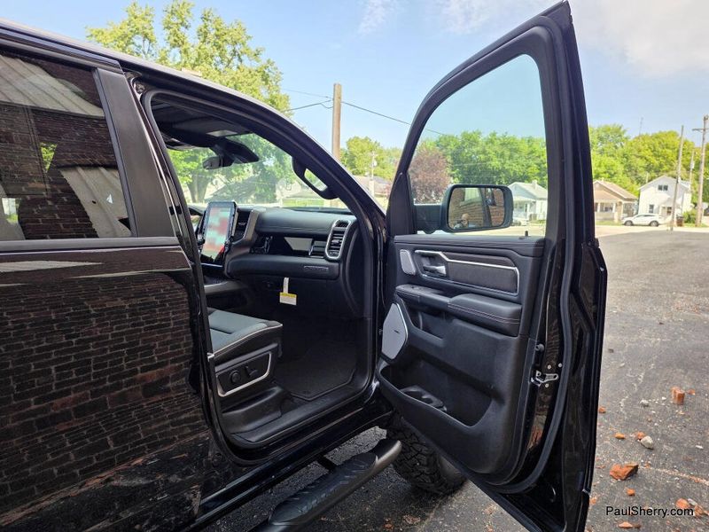 New 2026 RAM 1500 Laramie Crew Cab 4x4 5'7' Box