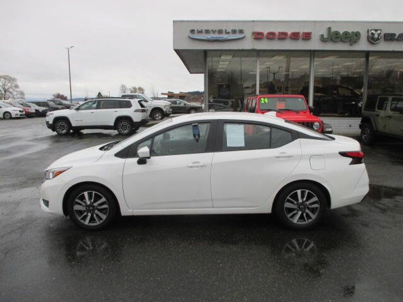 Used 2023 Nissan Versa SVImage 13