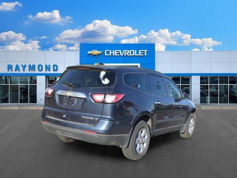 Used 2016 Chevrolet Traverse LSImage 3