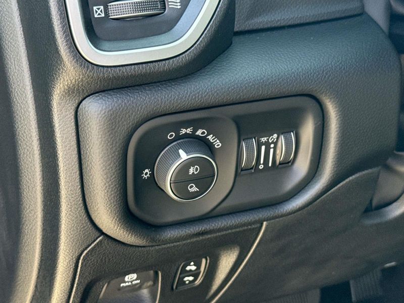 New 2026 RAM 1500 Big Horn Crew Cab 4x4 5'7' Box