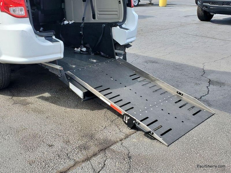 2020 Dodge Grand Caravan SXTImage 21