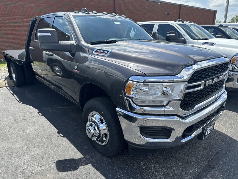 2024 RAM 3500 Tradesman Crew Cab Chassis 4x4 60
