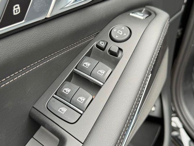 New 2026 BMW X5 xDrive50eImage 16