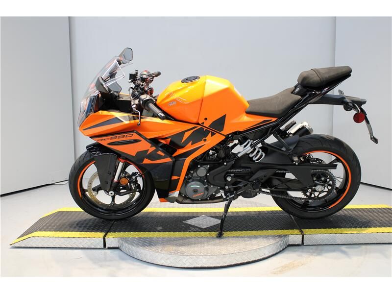 2022 KTM RC 390 in a Orange exterior color. New England Powersports 978 338-8990 pixelmotiondemo.com 