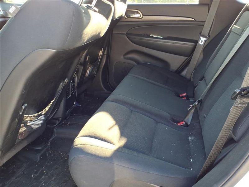 Used 2017 Jeep Grand Cherokee LaredoImage 14