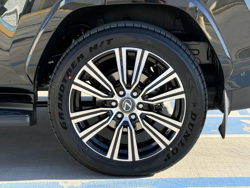 New 2026 Lexus LX 700h LuxuryImage 15