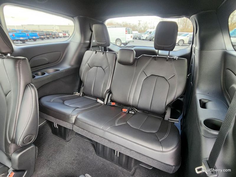 New 2026 Chrysler Voyager Lx