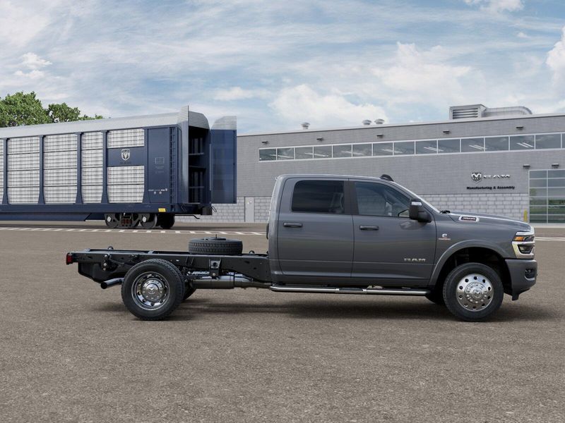 New 2026 RAM 4500 Big Horn Chassis Crew Cab 4x4 60