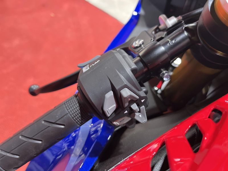New 2025 Honda CBR1000RR-R FIREBLADE SP Image 12