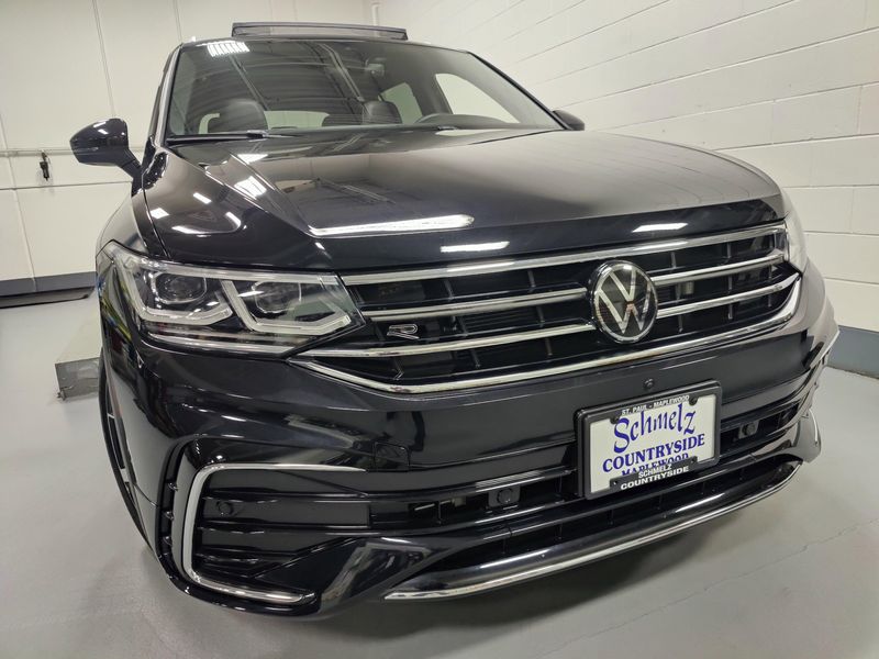 Used 2024 Volkswagen Tiguan AWD SEL R-Line w/Sunroof/NavImage 2