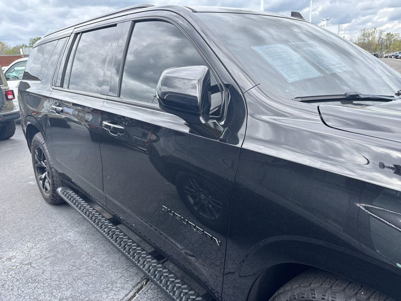 Used 2022 Chevrolet Suburban Z71Image 4