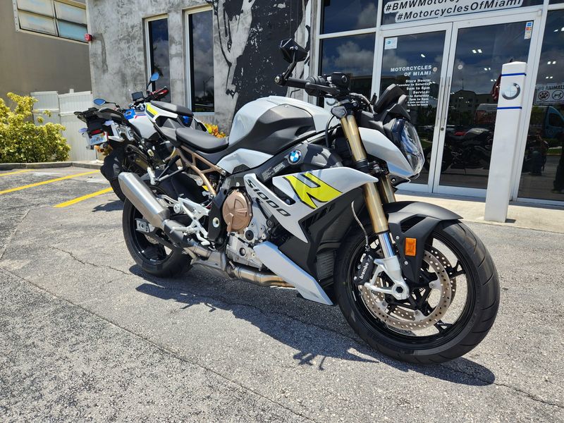 2022 BMW S 1000 R Image 9