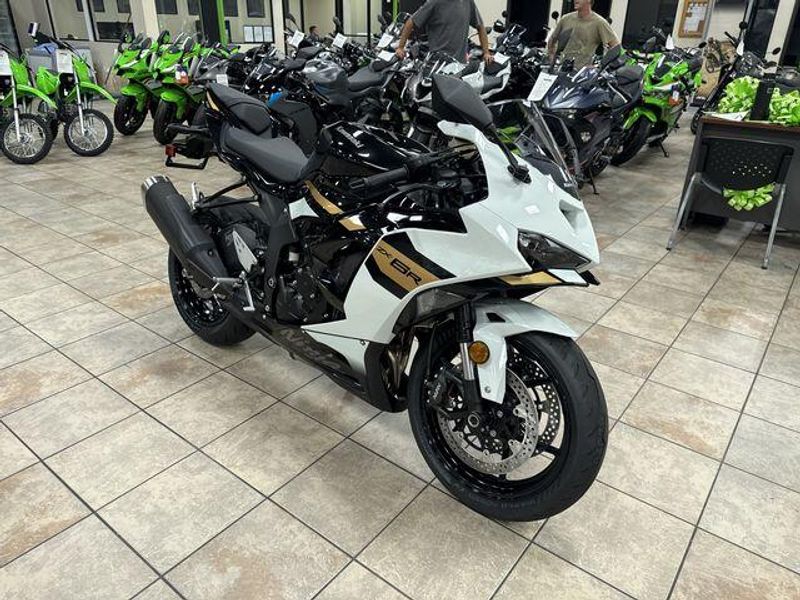 New 2026 Kawasaki NINJA ZX-6R ABS Image 11