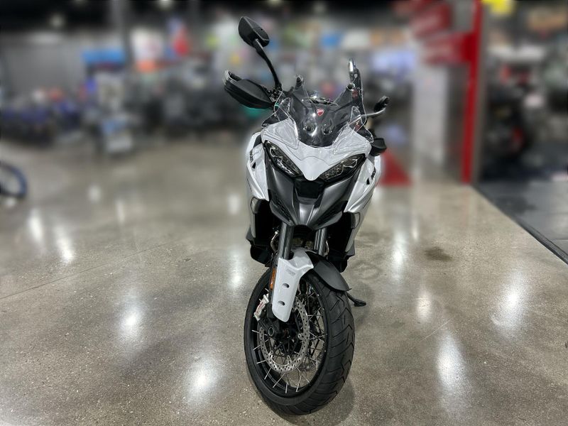 New 2024 Ducati MULTISTRADA V4 S TRAVEL & RADAR SPOKED WHEELS - DEMO Image 24