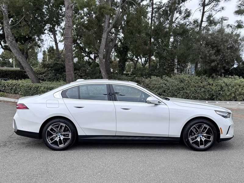 2024 BMW i5 eDrive40Image 9
