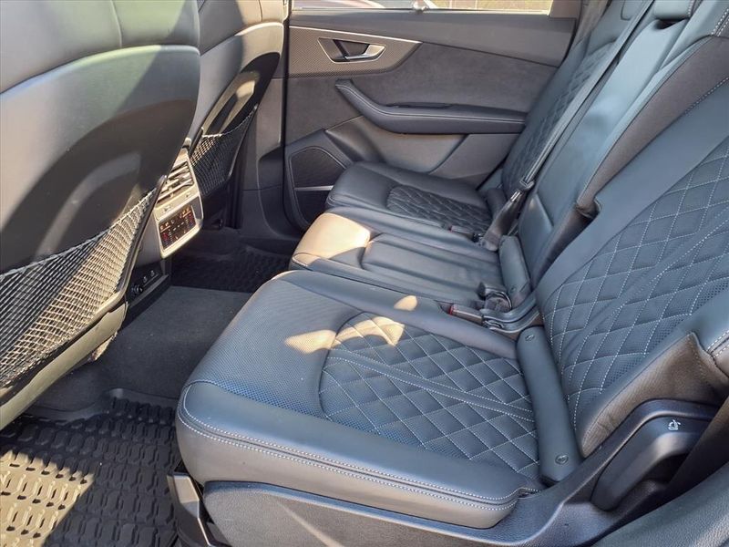 Used 2025 Audi SQ7 PrestigeImage 12