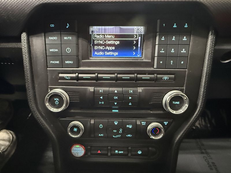 Used 2017 Ford Mustang Image 22