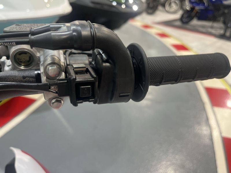 New 2026 Yamaha YZ450F 70TH ANNIVERSARY EDITION Image 12