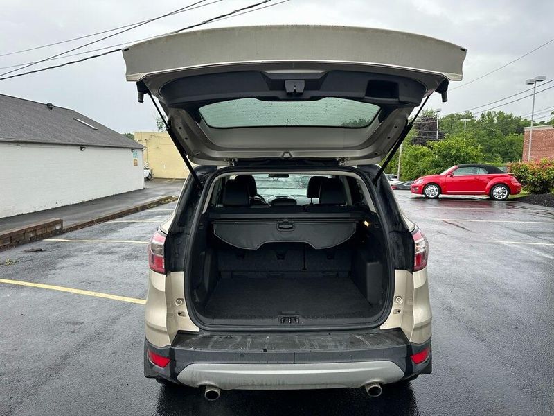 2017 Ford Escape SEImage 16