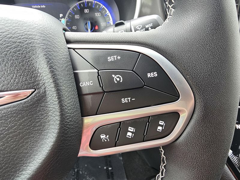 2025 Chrysler Pacifica SelectImage 19