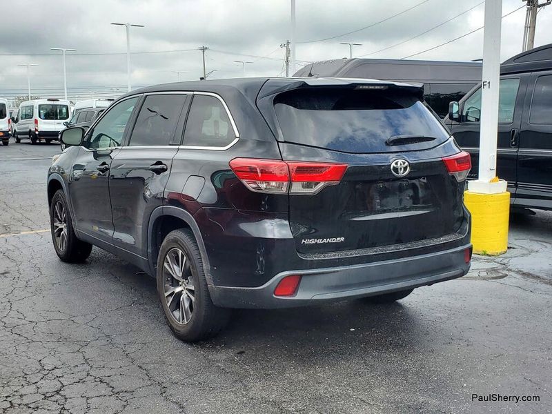 Used 2019 Toyota Highlander LE