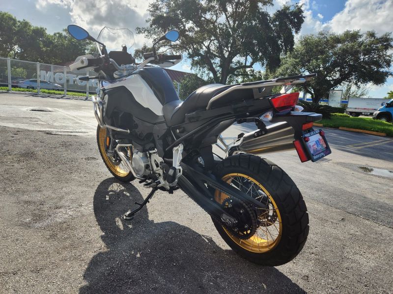 2020 BMW F 850 GS  in a LIGHT WHITE exterior color. BMW Motorcycles of Miami 786-845-0052 motorcyclesofmiami.com 