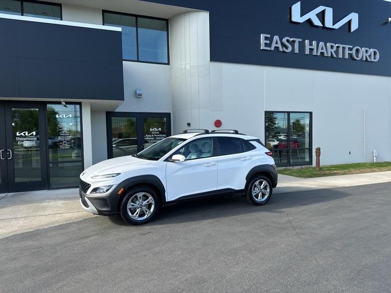 2023 Hyundai Kona SELImage 1
