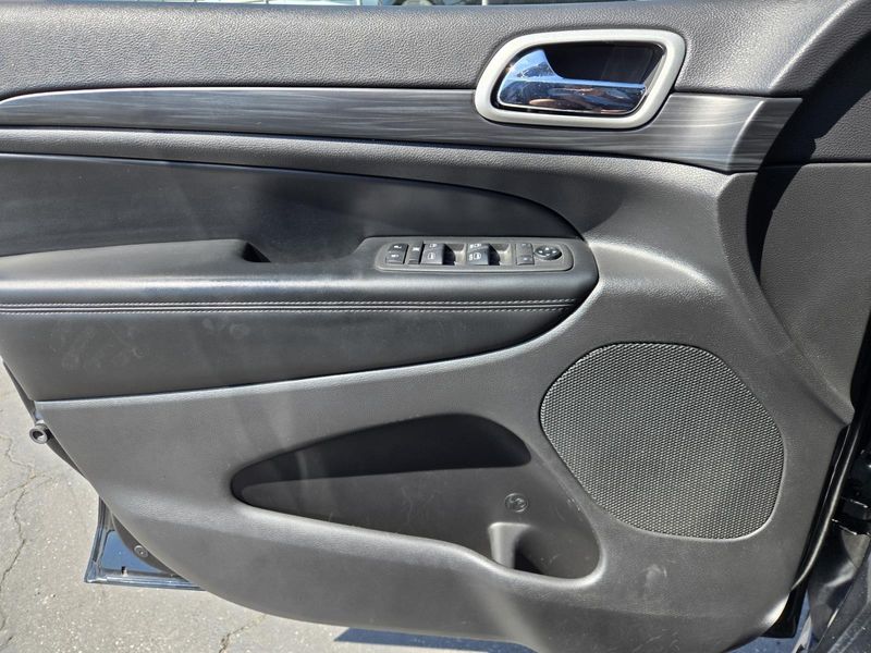 Used 2021 Jeep Grand Cherokee Laredo X 4x4