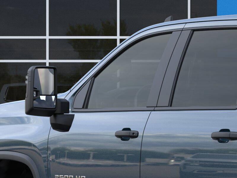 2025 Chevrolet Silverado 2500HD CustomImage 12