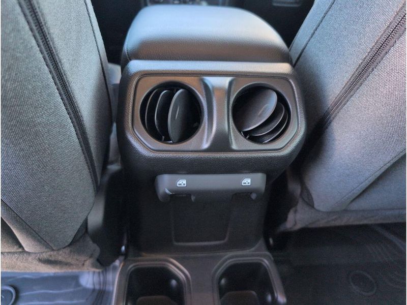 Used 2024 Jeep Wrangler WillysImage 34