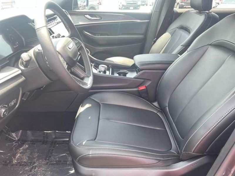 2025 Jeep Grand Cherokee L Limited 4x4