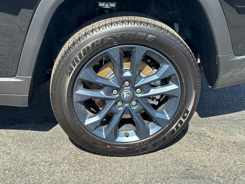 New 2026 Jeep Grand Cherokee L 85th Anniversary Edition 4x4