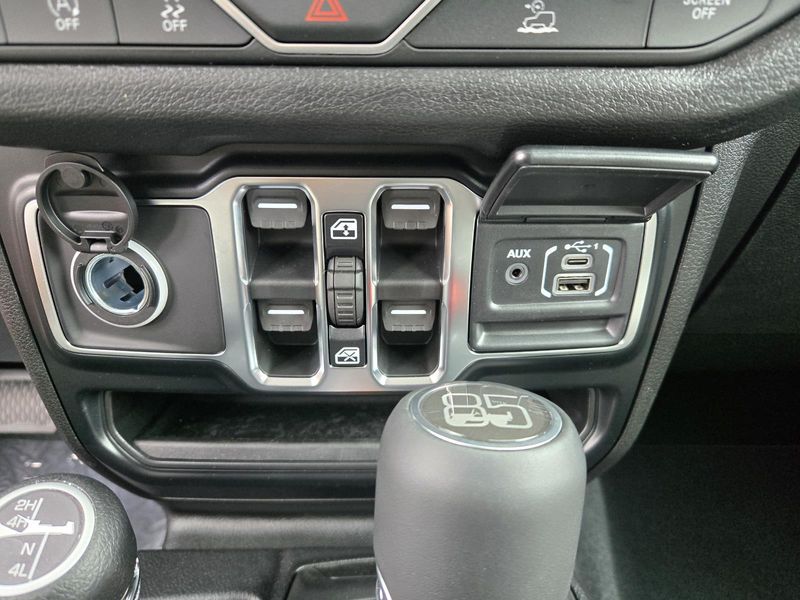 New 2026 Jeep Wrangler 4-door 85th Anniversary Edition