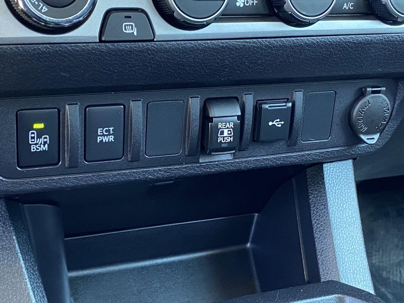 Used 2022 Toyota Tacoma SR5Image 22