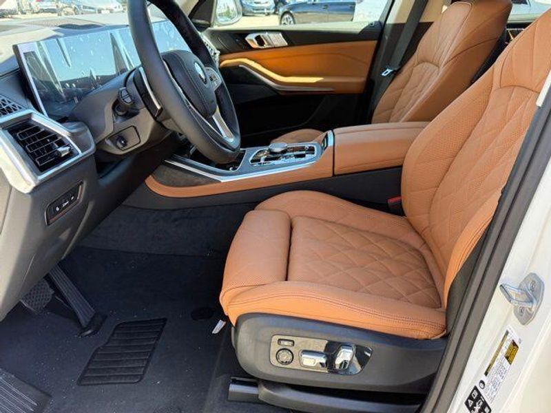 New 2026 BMW X7 xDrive40iImage 17