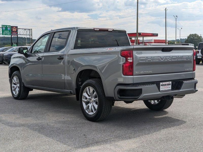 2024 Chevrolet Silverado 1500 CustomImage 5