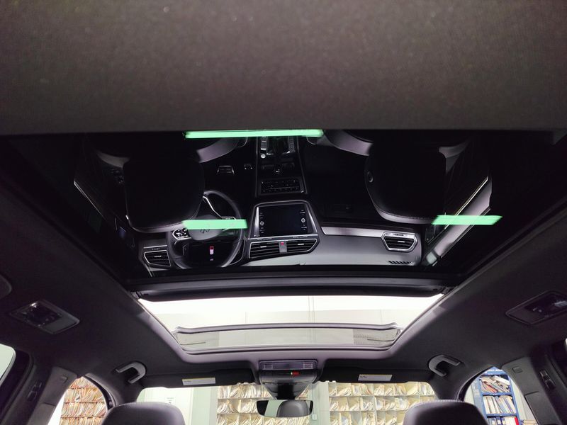 Used 2024 Volkswagen Tiguan AWD SEL R-Line w/Sunroof/NavImage 9