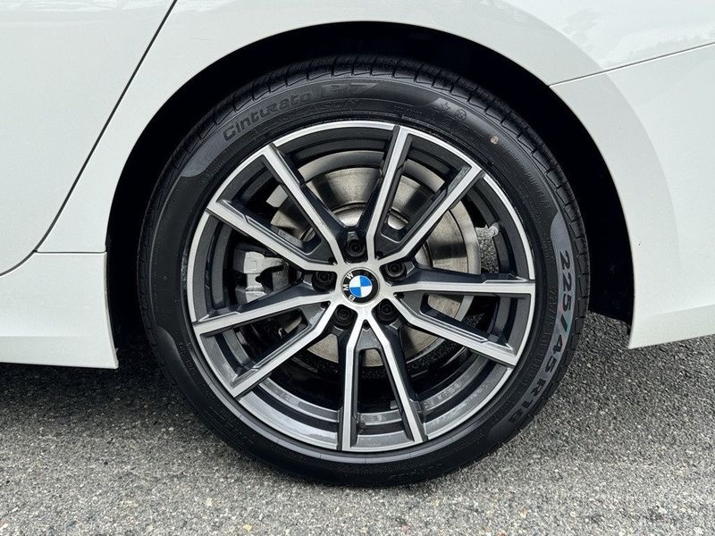 2020 BMW 3 Series 330iImage 13