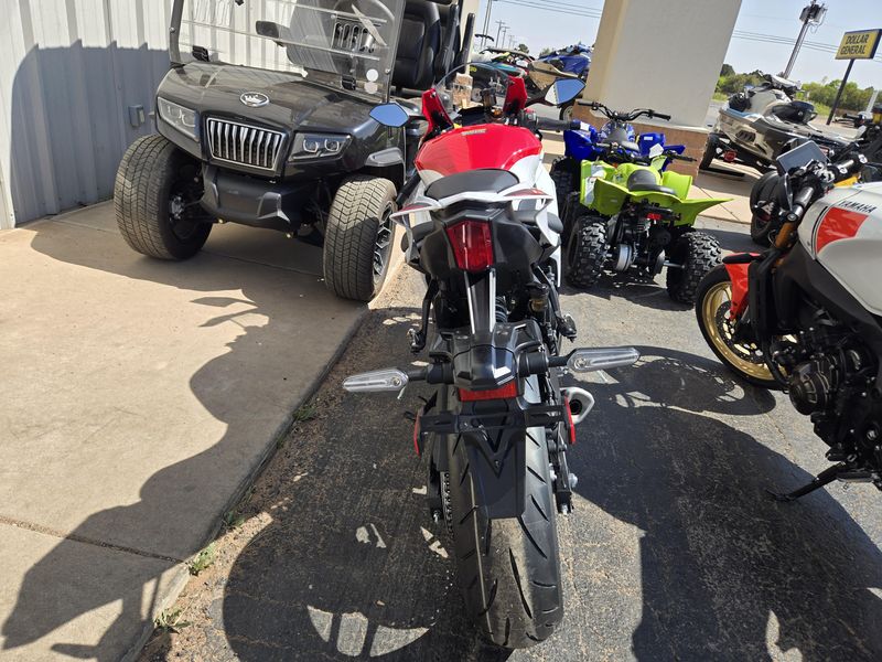 NEW 2026 YAMAHA YZFR7 70TH ANNIVERSARY EDITION Image 10