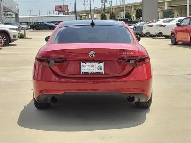 2022 Alfa Romeo Giulia TiImage 23