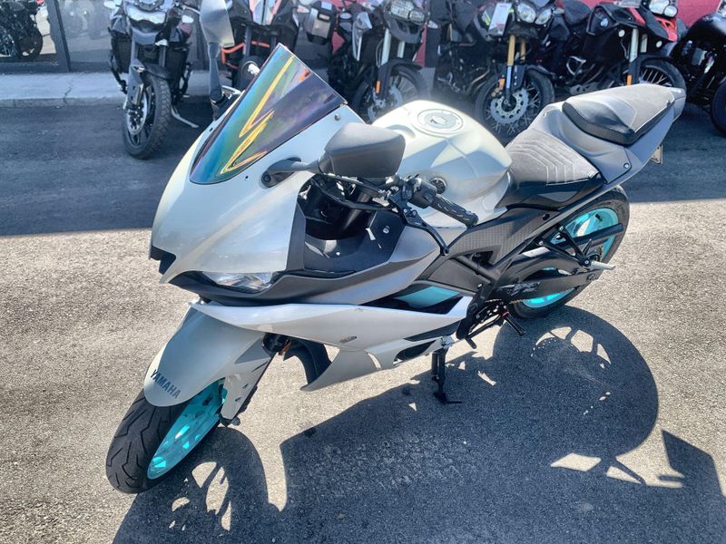 Used 2024 Yamaha YZF-R3 ABS Image 11