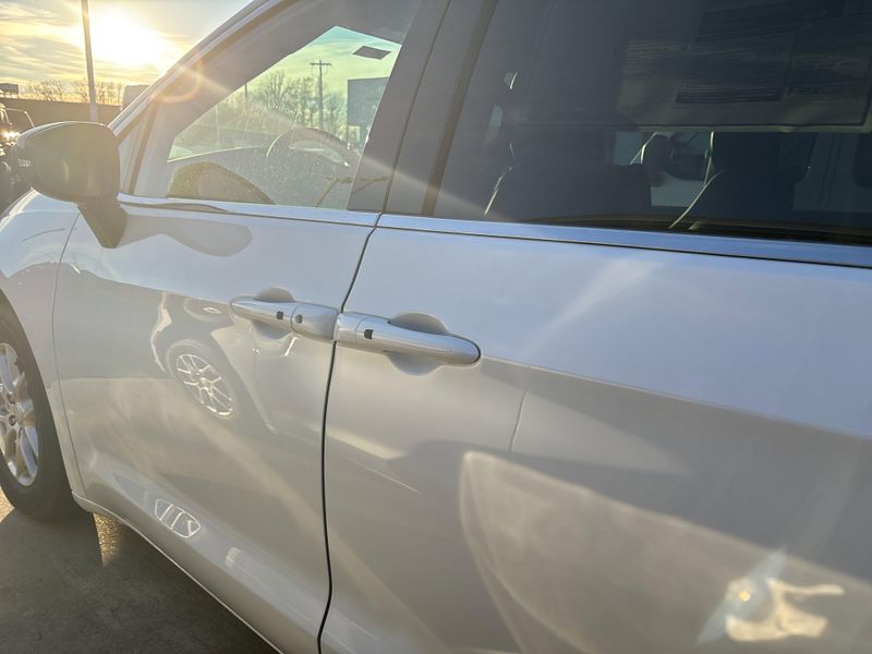 New 2026 Chrysler Pacifica SelectImage 13