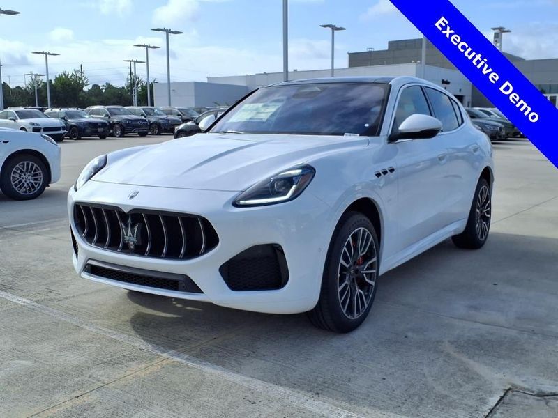 New 2025 Maserati Grecale Image 2