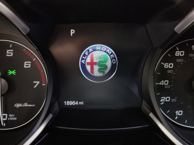 2023 Alfa Romeo Stelvio Veloce AWD w/Premium & Activ AsstImage 36