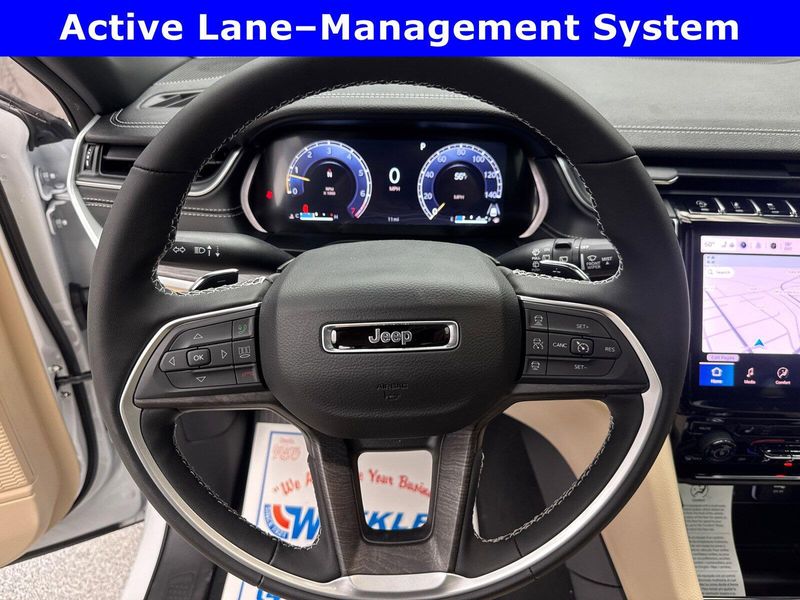 2025 Jeep Grand Cherokee L Limited 4x4Image 10