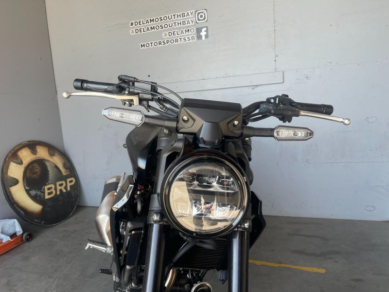 New 2025 Honda CB300R ABS Image 7