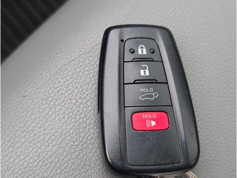 Used 2023 Toyota Highlander XLEImage 19